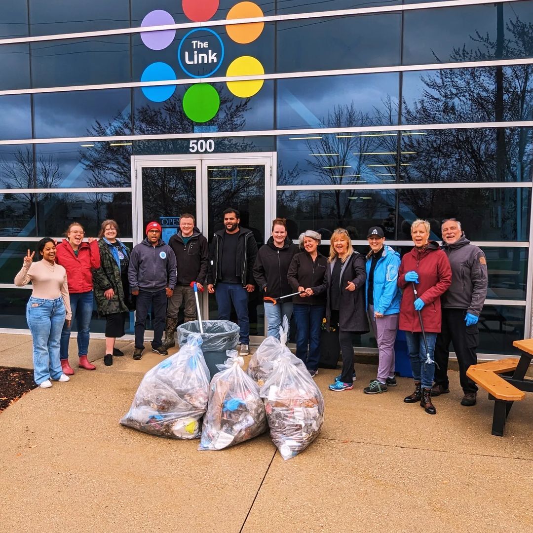Huge thank you to all the volunteers that came out to celebrate Waterloo Innovation Parks Earth Day Clean-up! We couldn't have done it without you, and you all did such an amazing job! Thank you for everything 🌎♻️🧹