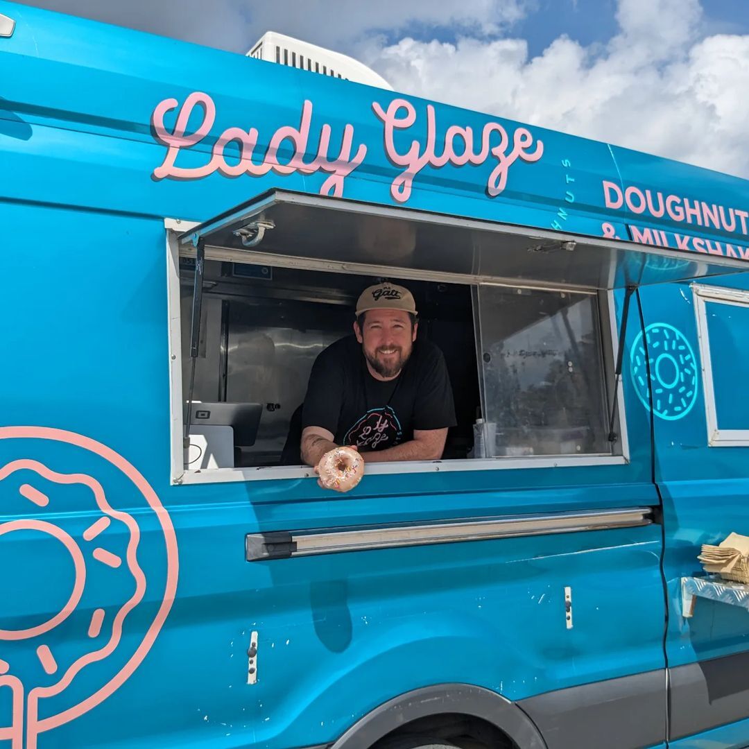 The sweet taste of @lady_glaze_doughnuts always brightens up my day! I had a chocolate milkshake with a chocolate glazed Oreo doughnut. I feel spoiled rotten! 😋🍩🥰