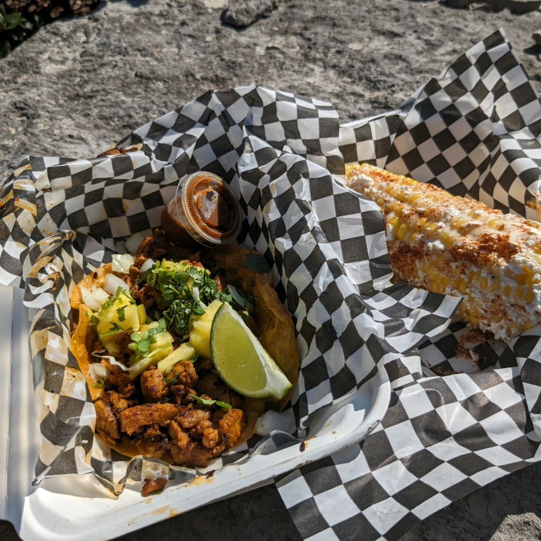 Another amazing spread from @losrollingtacos! I gotta say, I'm obsessed with the corn. Don't miss out!!